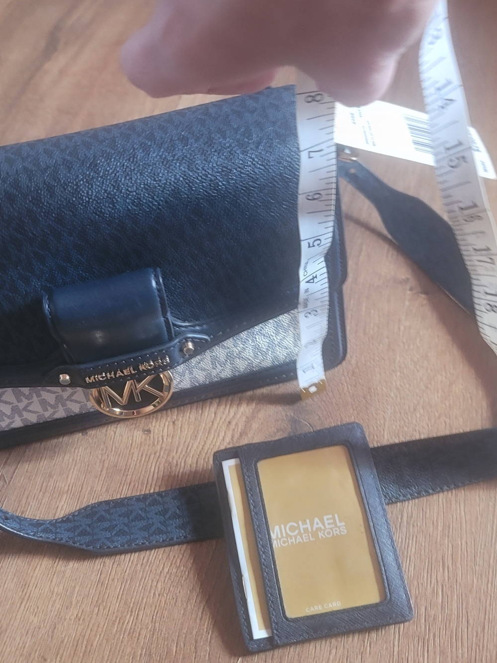 💙🤍💙🤍Michael Kors Navy and White MK Signature Crossbody Bag - Picture 9 of 11